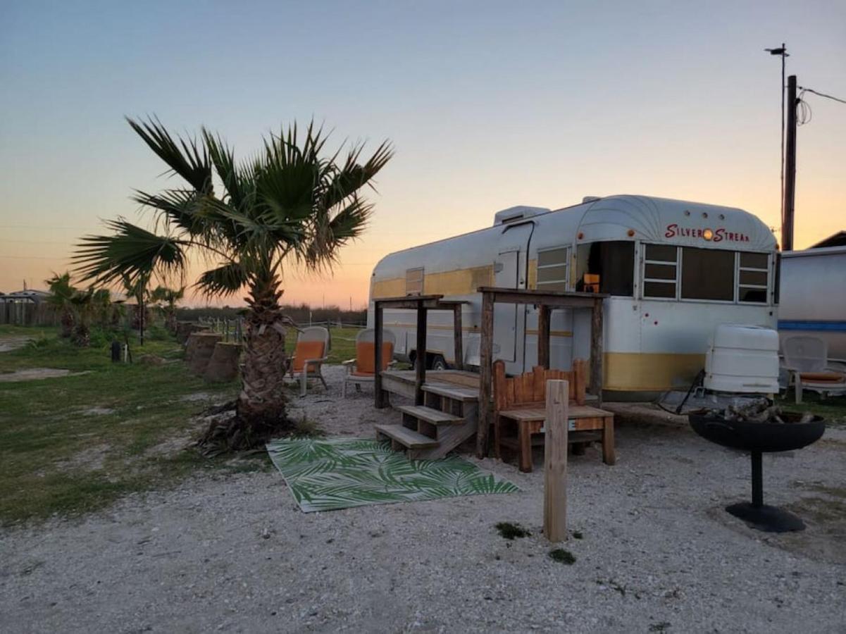 Maggie At The Beach - 1973 Vintage Rv Port Lavaca Eksteriør bilde